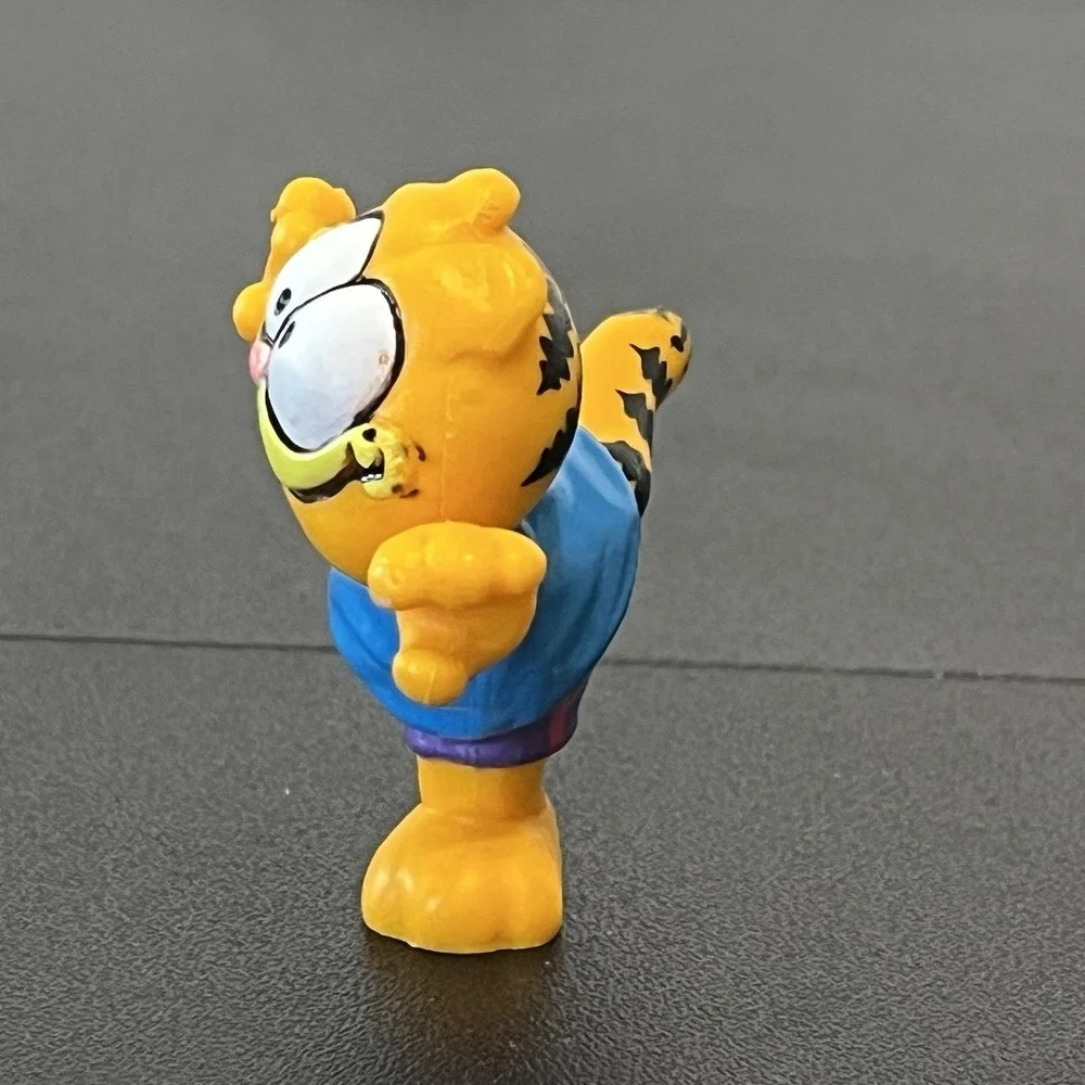 Vintage 1981 Garfield On Roller Skates & In Motion PVC Mini Figurine Figure Lot